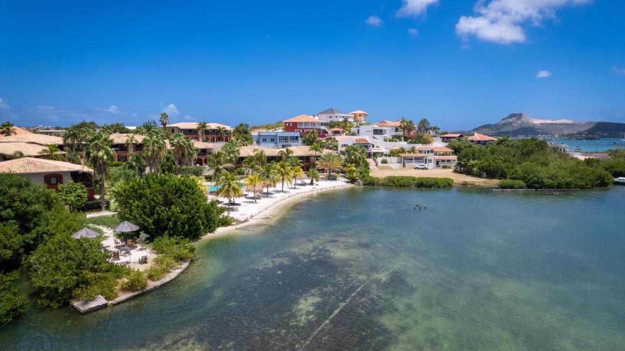 Spanish Water Apartments Willemstad Exterior photo